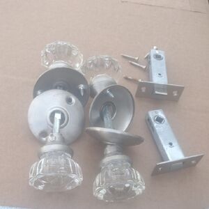 Glass and Silver Door Knob Set(2)